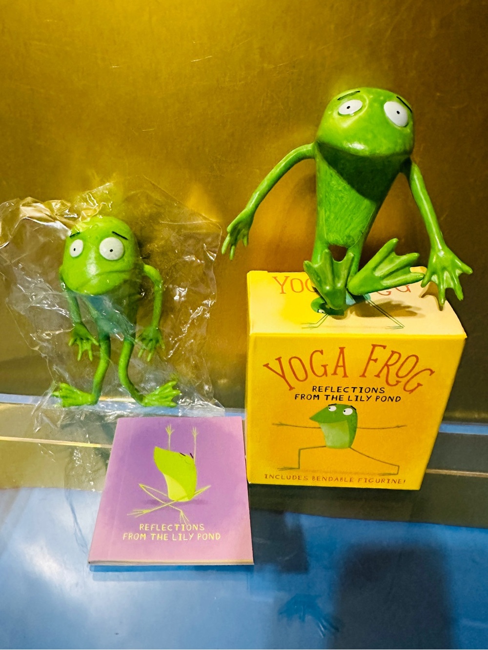 Yoga Frogs Bendable Figurines Reflections From The Lily Pond & 32p mini booklet